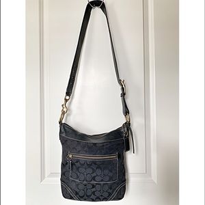 ✨AUTHENTIC COACH OVER THE SHOULDER BAG✨